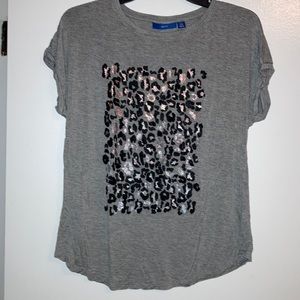 APT.9 Petite Women’s Medium Animal Print Beaded Crew Neck Relaxed Shirt